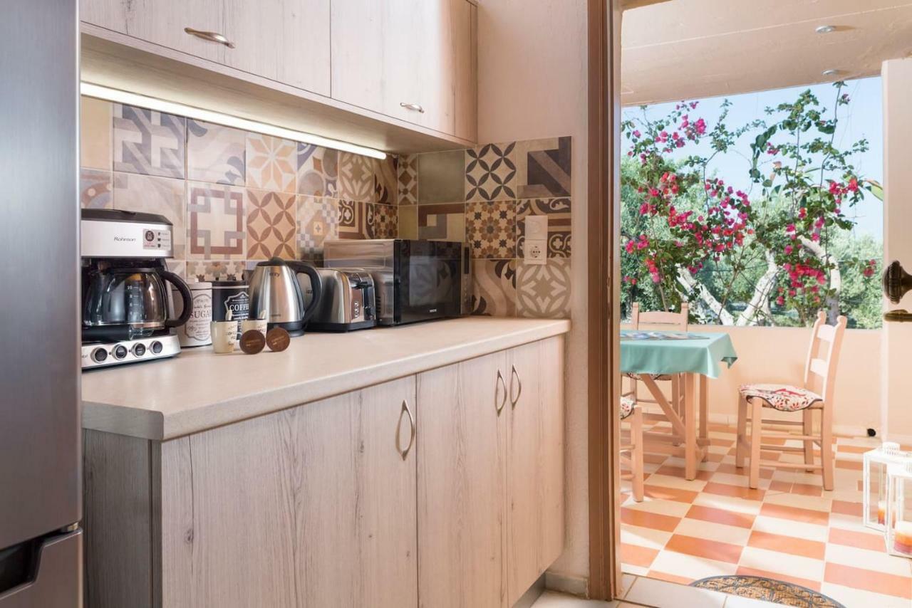 White sand Villa. Spacious villa with prive pool. Agia Pelagia  Esterno foto