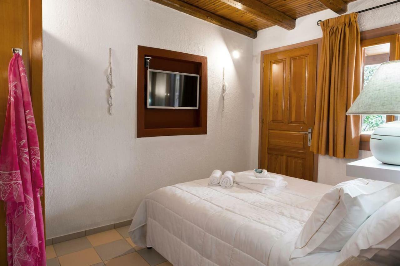 White sand Villa. Spacious villa with prive pool. Agia Pelagia  Esterno foto