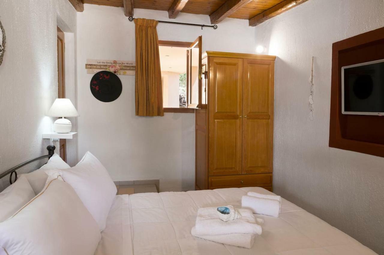 White sand Villa. Spacious villa with prive pool. Agia Pelagia  Esterno foto