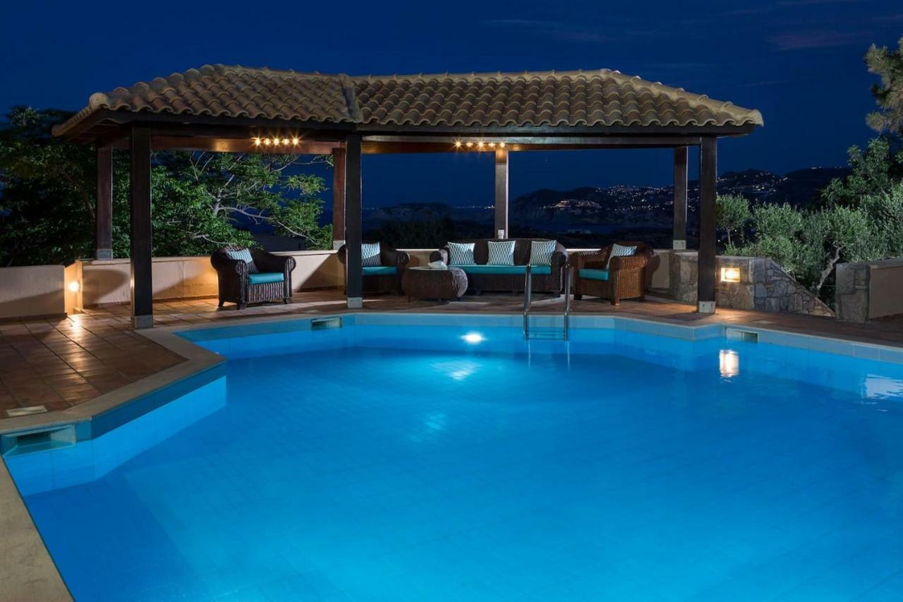 White sand Villa. Spacious villa with prive pool. Agia Pelagia  Esterno foto