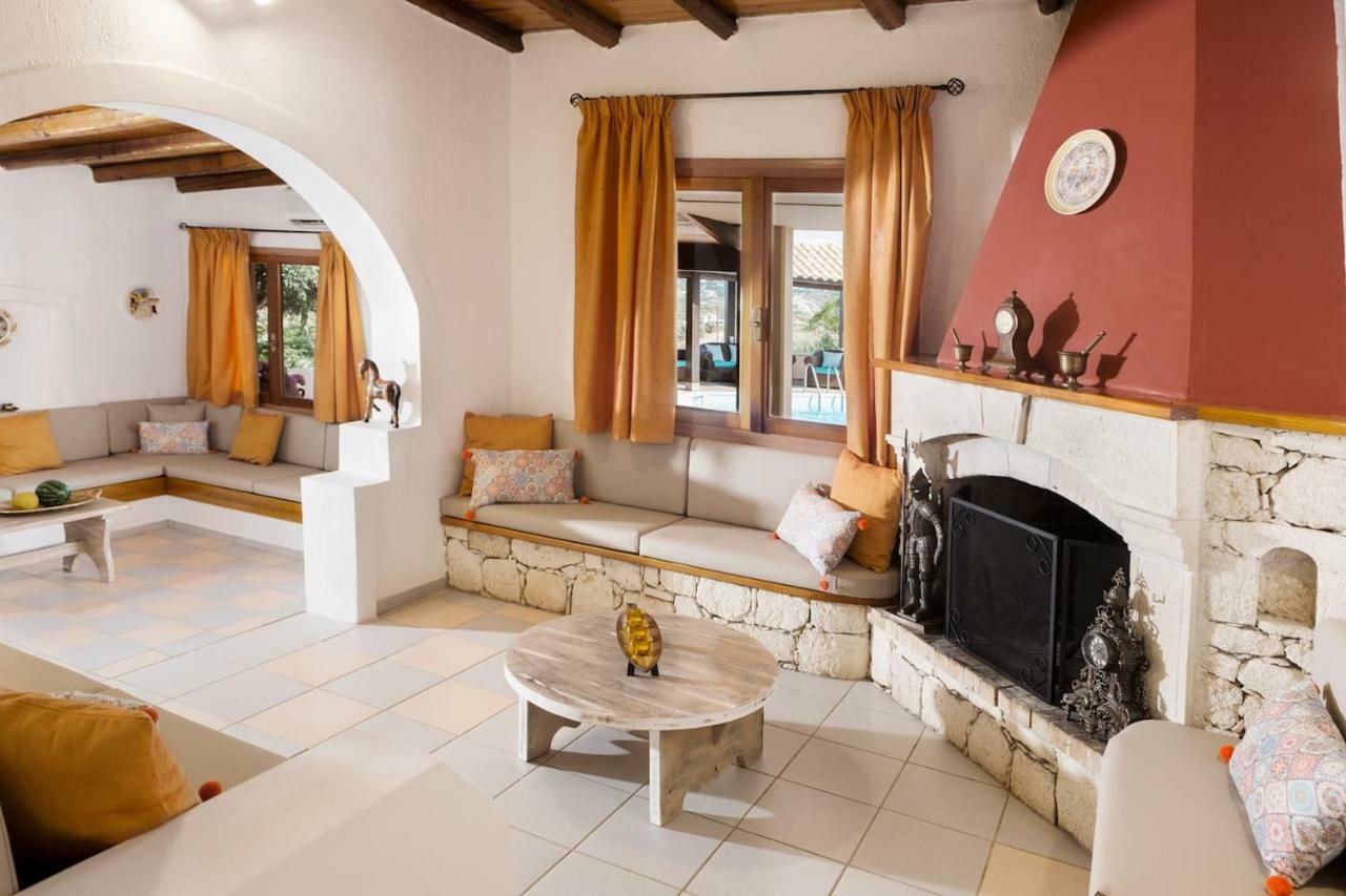 White sand Villa. Spacious villa with prive pool. Agia Pelagia  Esterno foto