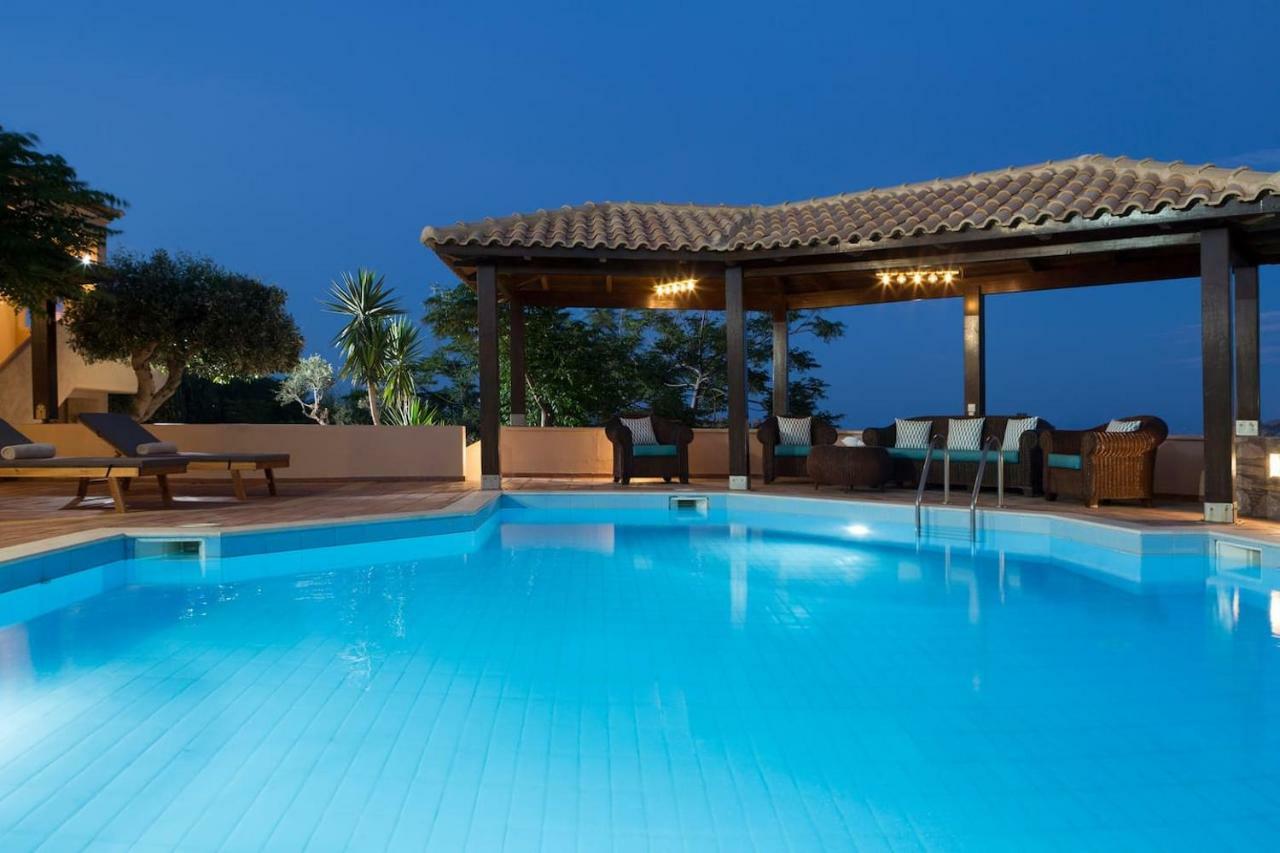 White sand Villa. Spacious villa with prive pool. Agia Pelagia  Esterno foto