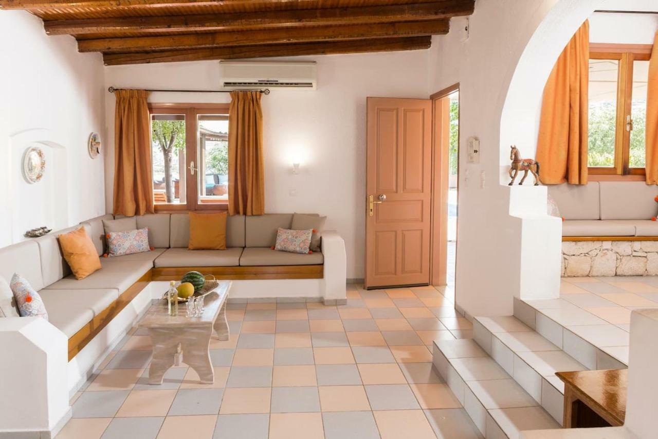White sand Villa. Spacious villa with prive pool. Agia Pelagia  Esterno foto